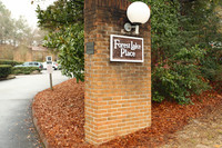 4915 Forest Lake Pl in Columbia, SC - Foto de edificio - Building Photo