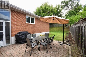 10 Coral Harbour Crescent in Markham, ON - Building Photo - Building Photo