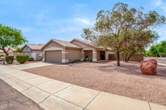 3905 E Rockwood Dr in Phoenix, AZ - Building Photo - Building Photo