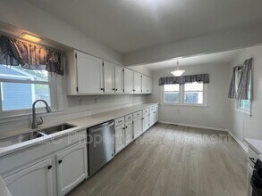 716 19th St in West Des Moines, IA - Building Photo - Building Photo