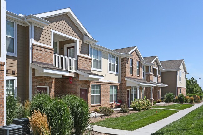 Legacy Commons in Omaha, NE - Foto de edificio - Building Photo