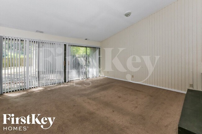 5233 Edenshire Ave in Memphis, TN - Foto de edificio - Building Photo