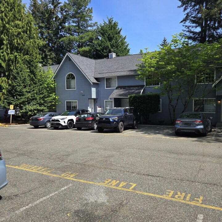 5731 200th St SW in Lynnwood, WA - Building Photo