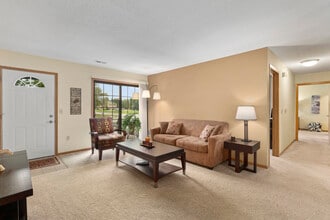 West Ridge Luxury Apartments in Burlington, WI - Building Photo - Building Photo