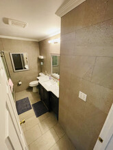 6848 Sutter Ave in Carmichael, CA - Foto de edificio - Building Photo
