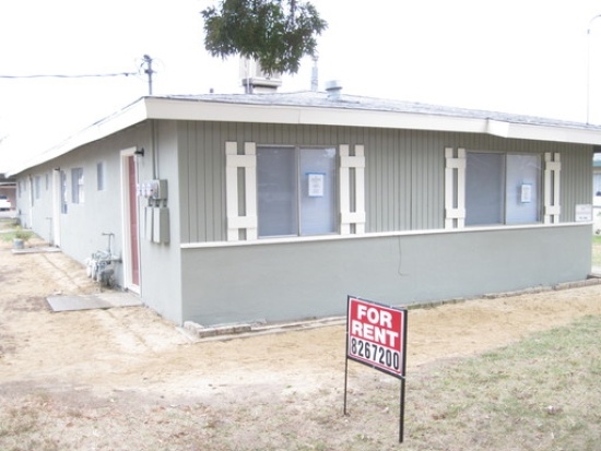 1202 W 1st St in Merced, CA - Building Photo