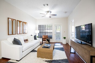 Encino in McAllen, TX - Building Photo