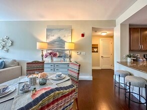 25 Stonehaven Dr in Weymouth, MA - Foto de edificio - Building Photo