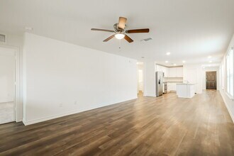 10323 Monte Carmel Pl in Converse, TX - Building Photo - Building Photo