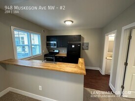 948 Muskegon Ave NW in Grand Rapids, MI - Building Photo