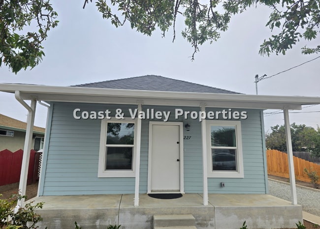227 8th St in Gonzales, CA - Building Photo - Building Photo