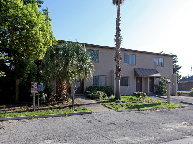 U C F Townhouse Apartments in Orlando, FL - Foto de edificio - Building Photo