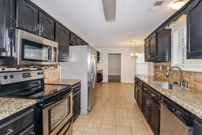 207 E Pecan Valley St in Collierville, TN - Building Photo - Building Photo