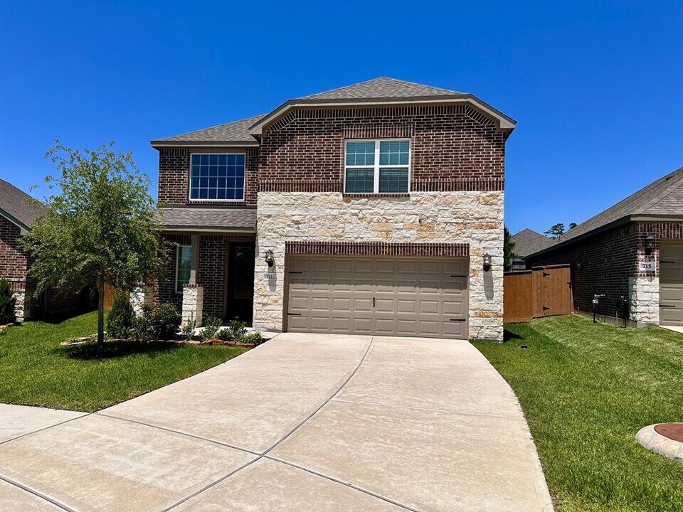 711 Fallen Hemlock Ct in Conroe, TX - Building Photo