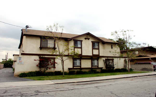 323 San Marcos St in San Gabriel, CA - Foto de edificio - Building Photo