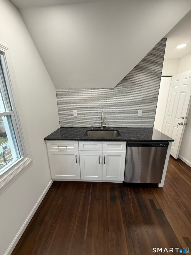 10 Cross St in Hamden, CT - Building Photo - Building Photo