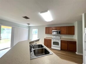 10631 Shady Preserve Dr in Riverview, FL - Building Photo - Building Photo