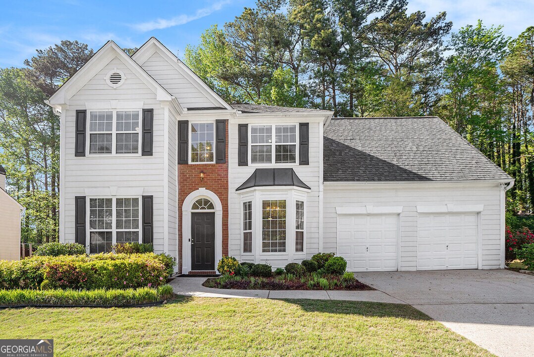 1916 Oakwood Grove Dr in Snellville, GA - Building Photo