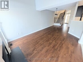 210 Talltree Crescent in Ottawa, ON - Building Photo - Building Photo