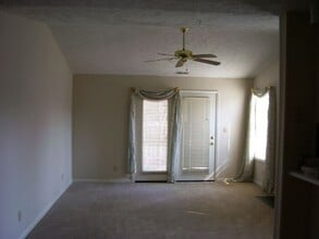275 Waterdown Dr in Fayetteville, NC - Building Photo - Building Photo