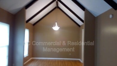 10013 N Harrison Dr in Kansas City, MO - Building Photo - Building Photo