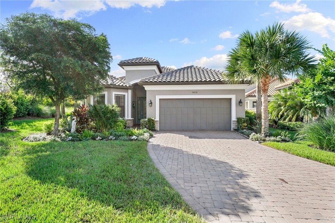 9478 Terresina Dr in Naples, FL - Building Photo