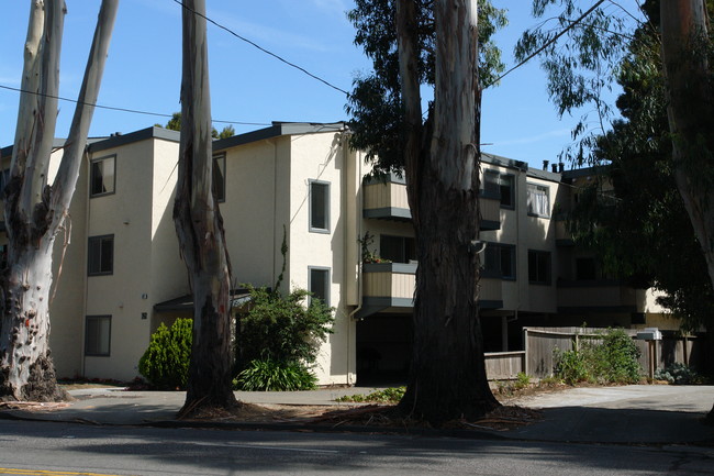 828 El Camino Real in Burlingame, CA - Foto de edificio - Building Photo