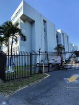 750 NW 43rd Ave in Miami, FL - Building Photo
