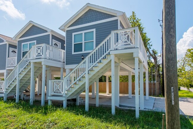 property at 203 6th St