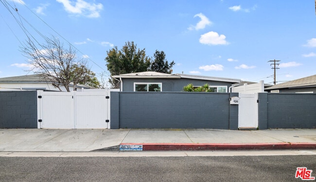 property at 14808 S Condon Ave