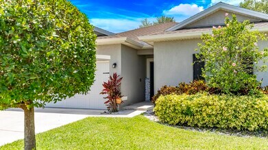 5344 Oakland Lake Cir in Fort Pierce, FL - Building Photo - Building Photo