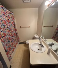 2717 Oppenheim Ct in Niagara Falls, NY - Foto de edificio - Building Photo