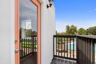 2427 Kerlerec St in New Orleans, LA - Building Photo - Building Photo