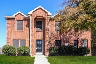 705 Timber Trail in Desoto, TX - Building Photo