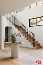 1937 N Beverly Dr in Beverly Hills, CA - Building Photo - Building Photo