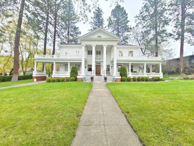 property at 1022 W 9th Ave