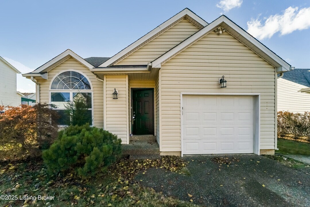 4008 Willowview Blvd in Louisville, KY - Building Photo