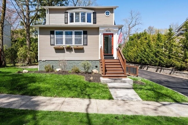 4 Western Dr in Ardsley, NY - Building Photo - Building Photo