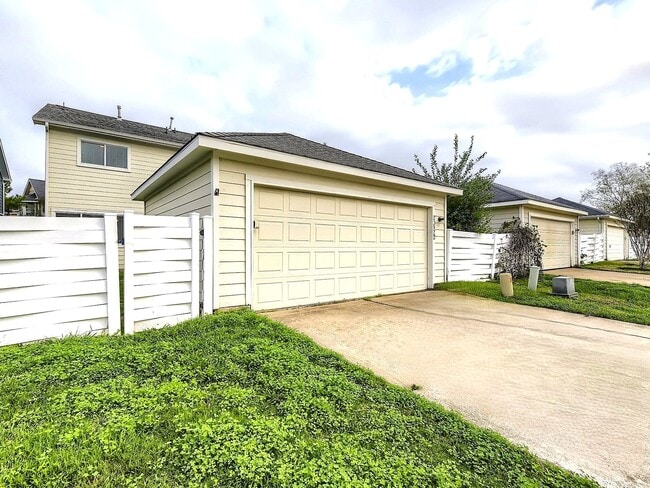20922 Young Meadows Way in Katy, TX - Building Photo - Building Photo