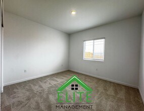 12589 Ironbow Wy in Rancho Cordova, CA - Building Photo - Building Photo