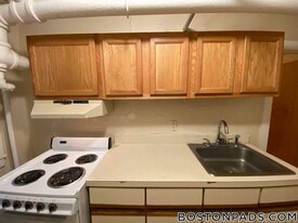 19 Peterborough St in Boston, MA - Building Photo