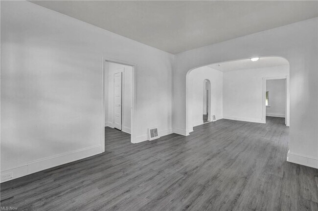 4302 W 30th St in Cleveland, OH - Building Photo - Building Photo