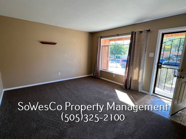 3402 Edgecliff Dr in Farmington, NM - Foto de edificio - Building Photo