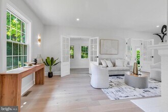 6818 Connecticut Ave in Chevy Chase, MD - Building Photo - Building Photo