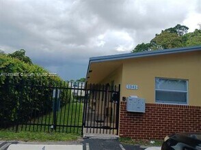 1341 NE 5th Terrace in Fort Lauderdale, FL - Building Photo - Building Photo