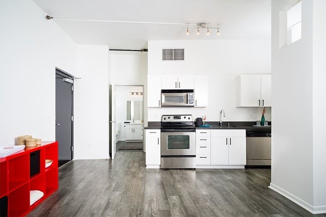 The Lofts at the Security Building Apartments in Los Angeles, CA - Foto de edificio - Building Photo