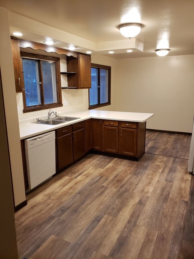 property at 1325 Green Acres Ln