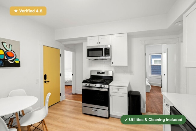 New RoostUp Furnished Private Bedroom in the Dorchester Neighborhood of Boston!