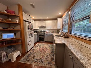 907 N Mangum St in Durham, NC - Building Photo - Building Photo