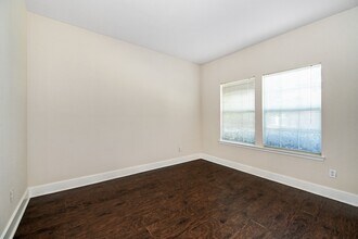 11926 Prior Park Dr in Houston, TX - Building Photo - Building Photo